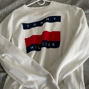 White Tommy Hilfiger Crewneck